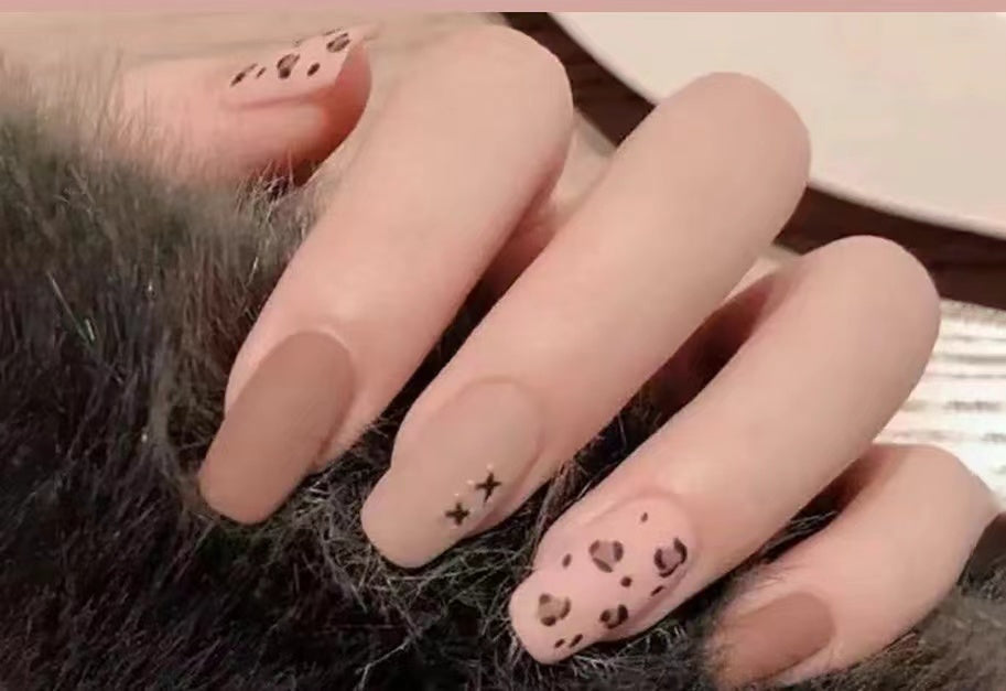 ネイルチップ ミディアム オーバル 人気 3d マグネット デザイン ファッション DZ127